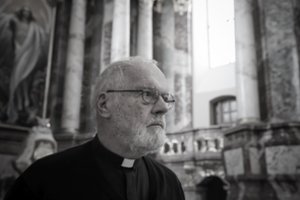 Kunigas A. Saulaitis: kurią lapkričio dieną labiau tinka lankyti artimųjų kapus