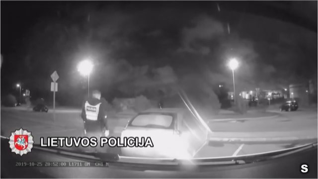 Policija išplatino vaizdo įrašą: paaiškėjo, kas nutiko nelaimės Klaipėdoje naktį