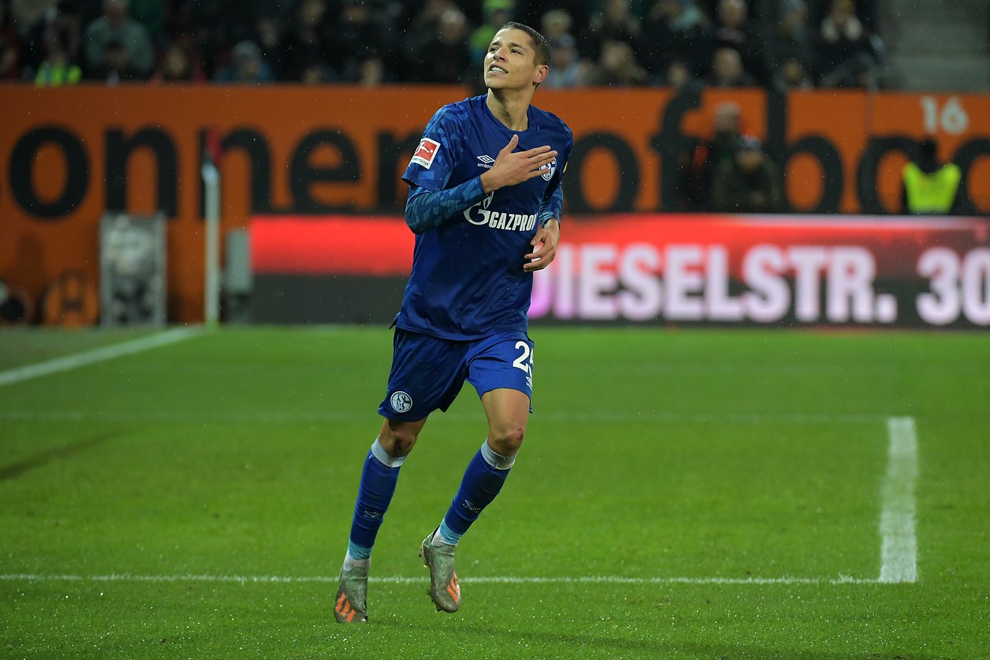 „Schalke“ iškovojo pergalę Augsburge.<br> Imago/Scanpix nuotr.