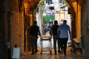 Izraelyje tiriamas vaizdo įrašas, kuriame matyti, kaip šaunama į nugarą palestiniečiui