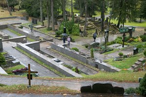 Lietuviai baiminasi ne tik dėl namų – draudžia ir kapavietes