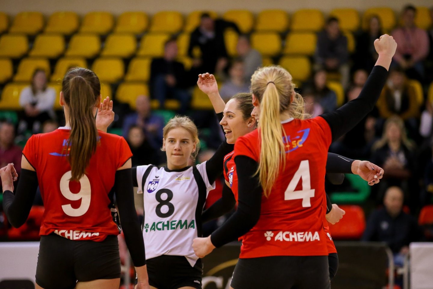 G. Grudzinskaitės vedama „Aušrinė-KKSC“ tapo Lietuvos moterų tinklinio čempionato lydere.<br> M.Baranausko nuotr.