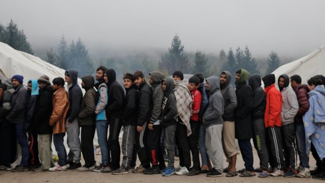 Europą vėl šiurpina nelegalus gabenimas: šalčio gniaužtuose – dešimtys migrantų