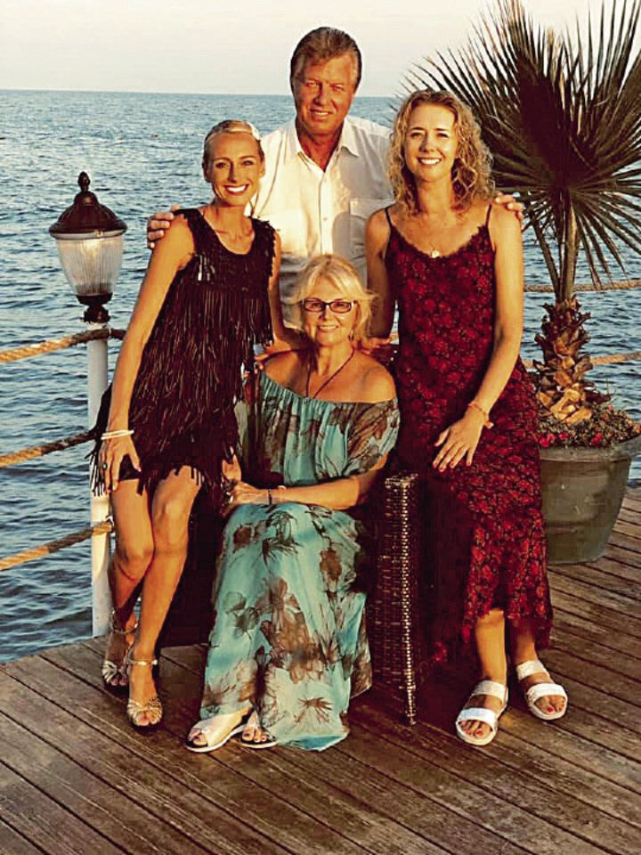  Violeta Repčenkaitė su šeima.<br> Socialinio tinklo nuotr.