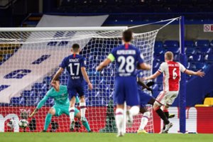 Išprotėjęs Čempionų lygos mačas: daužomas „Chelsea“ įmušė 6 įvarčius ir su „Ajax“ sužaidė 4:4