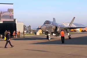 Ugniagesio klaida gali kainuoti itin brangiai: sugadino vieną brangiausių pasaulio ginklų