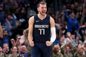 NBA naktis: L. Dončičiaus šėlsmas Dalase ir „Rockets“ triumfas