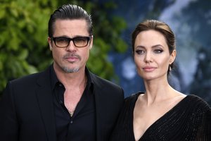 Angelina Jolie išliejo nuoskaudą: Bradas Pittas draudžia išsikraustyti iš Amerikos