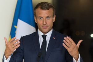 E. Macronas: „NATO ištikusi „smegenų mirtis“