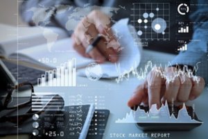 EK prognozė: pasaulio ekonomikai lėtėjant Lietuvai numatomas nuosaikus ekonomikos augimas