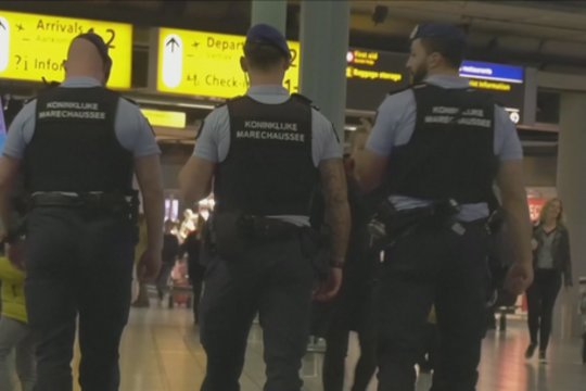 Piloto klaida sukėlė sąmyšį – teko visus žaibiškai evakuoti