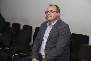Įmonės vadovą parklupdė nekukli dovana – traktorius