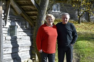 Senelių žemę susigrąžinę Larisa Kalpokaitė ir Jonas Braškys neketina jos dirbti