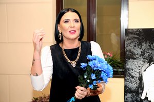 Skaistė Semenikė parodoje Kaune pristatė sarkastiškus savo paveikslus