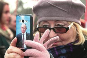 Dar vienas kontrolės būdas: Kremlius nusitaikė į gyventojų telefonus