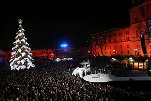 Kaunas jau vilioja – žada kosmiškai įspūdingą eglutės įžiebimą