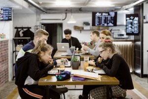 Legendinio Vilniaus gastronomo vietoje – nauja erdvė gero maisto mėgėjams