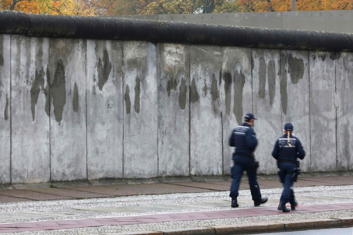  Europoje minimos 30-osios Berlyno sienos griūties metinės.<br> AFP/Scanpix nuotr.