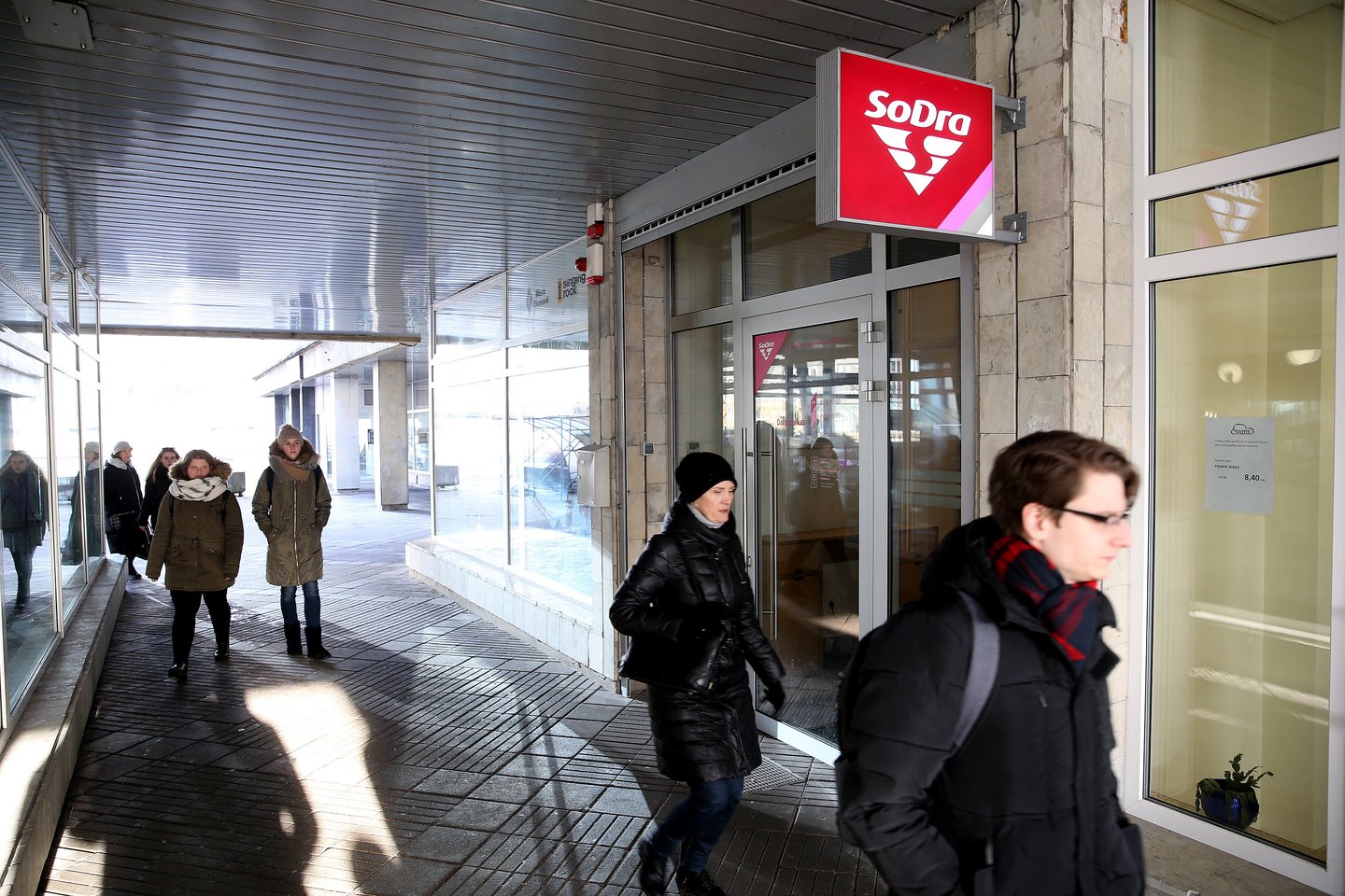 Kaip nurodo „Sodra“, savarankiškai dirbantys gyventojai nuo deklaruotų pajamų turi sumokėti privalomojo sveikatos draudimo (PSD) ir valstybinio socialinio draudimo (VSD) įmokas, o dalyvaujantyspensijų kaupime – taip pat papildomas pensijų kaupimo įmokas.<br>R.Danisevičiaus nuotr.