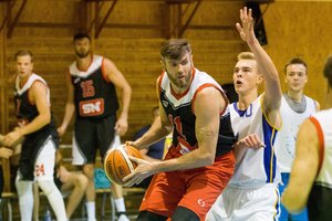 Broliai Lavrinovičiai apie „chebrą“ ir keliones lėktuvais: „Mes niekur lengvai netelpame“