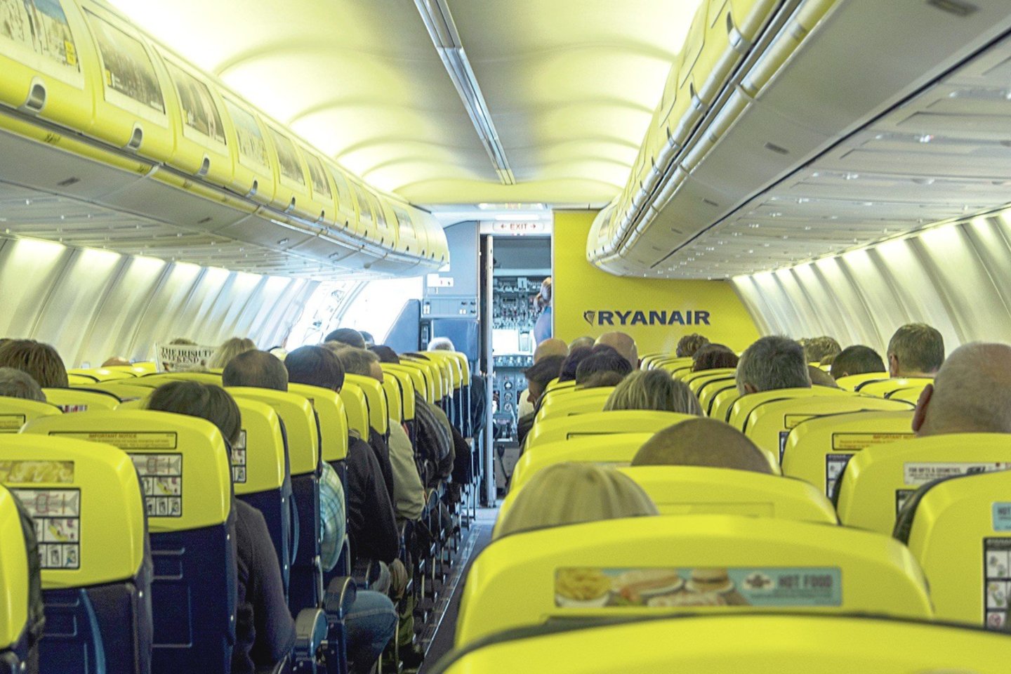 Lietuviai renkasi „Ryanair“ dėl žemų kainų.<br>V.Ščiavinsko nuotr.