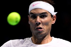 R. Nadalis finalinį ATP turnyrą pradėjo pralaimėjimu: pirmąkart krito nuo A. Zverevo