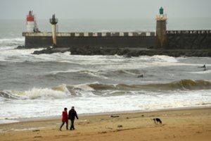 Prancūzijoje gyventojai įspėjami dėl į krantą išmesto kokaino