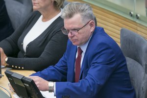 Ministro J. Narkevičiaus vakarienę Abu Dabyje apmokėjo Kelių direkcija