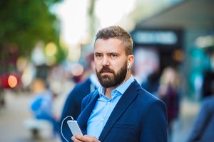 Už 800 eurų telefoną pirkęs vilnietis rėžė: „Pardavėt šlamštą“