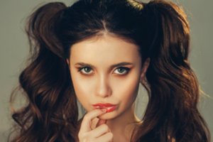 Vyrus gąsdinančios moterys pagal Zodiako ženklą