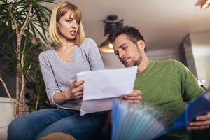 Mylimoji mane stebina. Tai prasideda vos parnešu algą