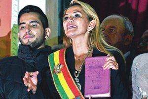 JAV pripažino J. Anez laikinąja Bolivijos prezidente