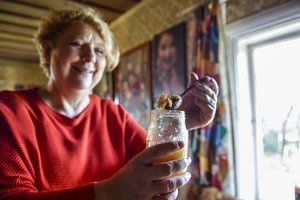 Aktorė Larisa Kalpokaitė pasidalijo mėgstamu obuolienės receptu