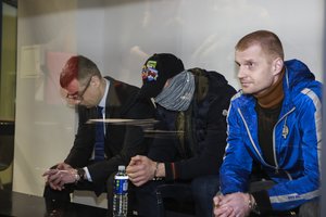 Teisiamųjų suole – 3 smogikai, kaltinami nužudę Deimantą Bugavičių