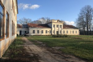 Dar neseniai našlaičius ir nepaklusniuosius glaudęs Čiobiškio dvaras bunda naujam gyvenimui