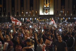 Gruzijos opozicija ragina rengti masinius protestus