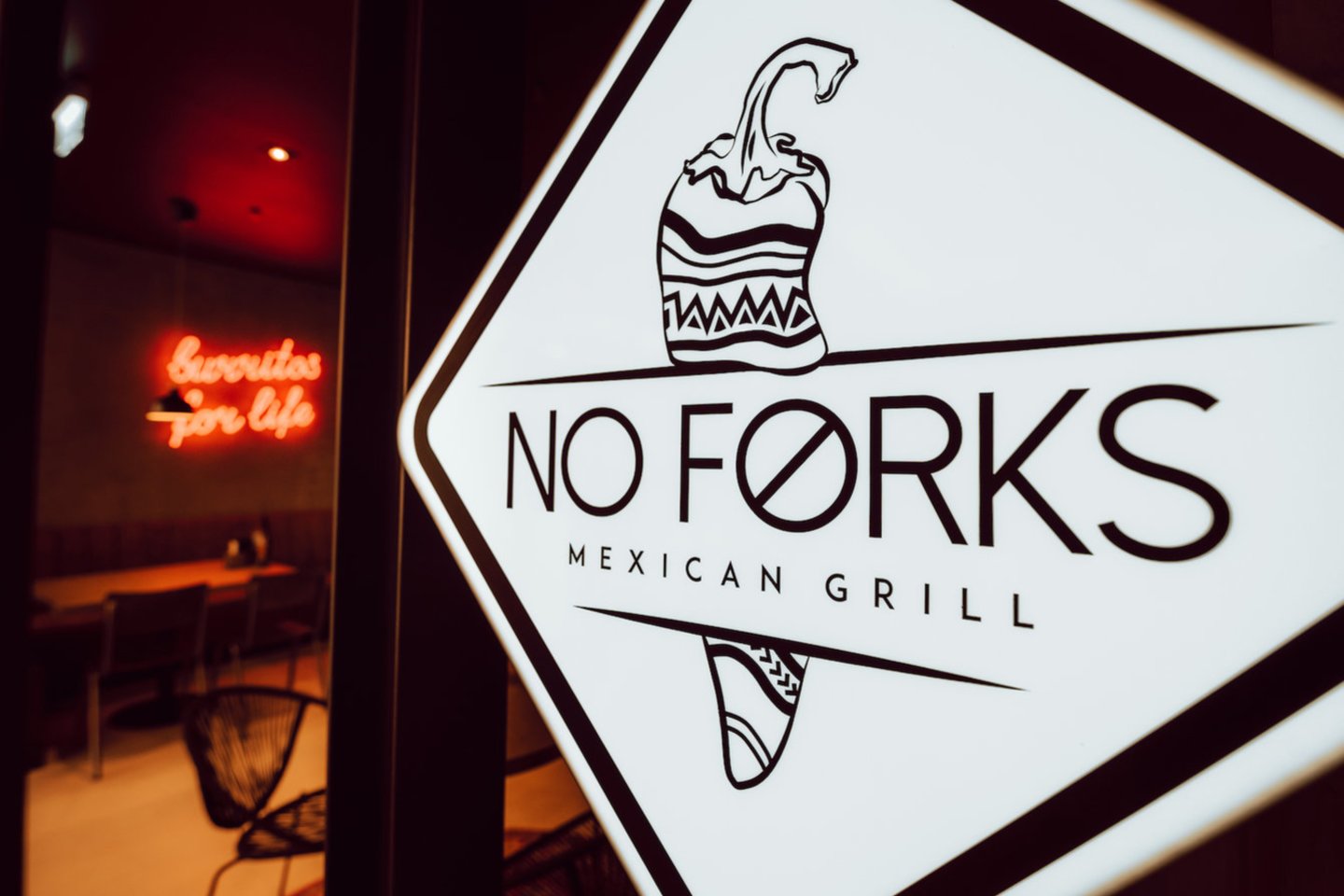 Trečiasis „No Forks“ restoranas atsidarė Vilniaus „Akropolyje“.<br> Pranešimo autorių nuotr.