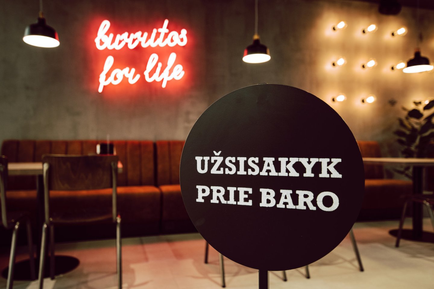 Trečiasis „No Forks“ restoranas atsidarė Vilniaus „Akropolyje“.<br> Pranešimo autorių nuotr.