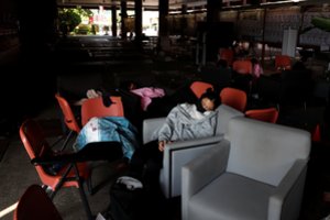 Honkongo protestuotojai užsibarikadavo universitete