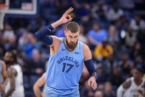 Jonas Valančiūnas ir „Memphis Grizzlies“ pratęsė pergalių seriją iki trijų