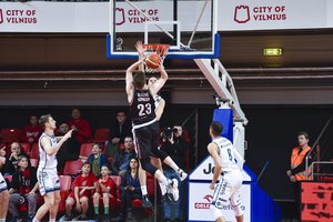 „Rytas“ ryškiai dominavo po krepšiais ir nepaliko jokių vilčių Prienams