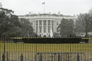 Nauji liudijimai kelia susirūpinimą dėl Baltųjų rūmų spaudimo Ukrainai