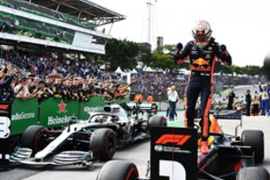 Brazilijos lenktynių drama: „Ferrari“ pilotų peštynės ir Maxo Verstappeno pergalė