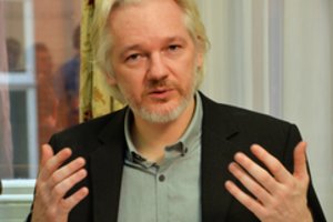 Švedijos prokurorai nutraukė J. Assange'o tyrimą dėl kaltinimų išprievartavimu