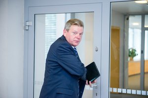 Pirmas signalas J. Narkevičiui – tyrimą dėl jo elgesio pradės VTEK