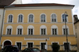 Neonaciai neturės piligriminės vietos – sugalvojo, kas įsikurs Hitlerio name