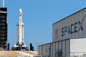 „SpaceX“ eksperimentinis erdvėlaivis sprogo atliekant bandymus