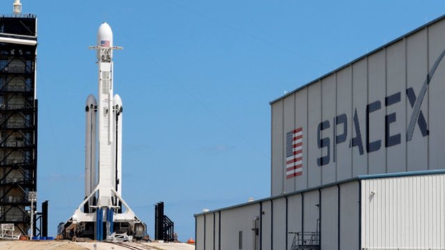 „SpaceX“ eksperimentas nepavyko: bandymo metu užfiksuotas sprogimas