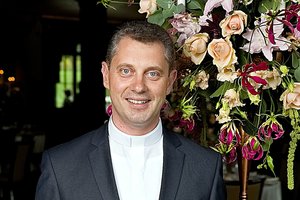 Kunigas Ričardas Doveika vaikystėje mišias laikydavo savo kieme