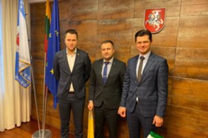 Futbolo federacijos vadovai susitiko su policijos generaliniu komisaru R. Požėla